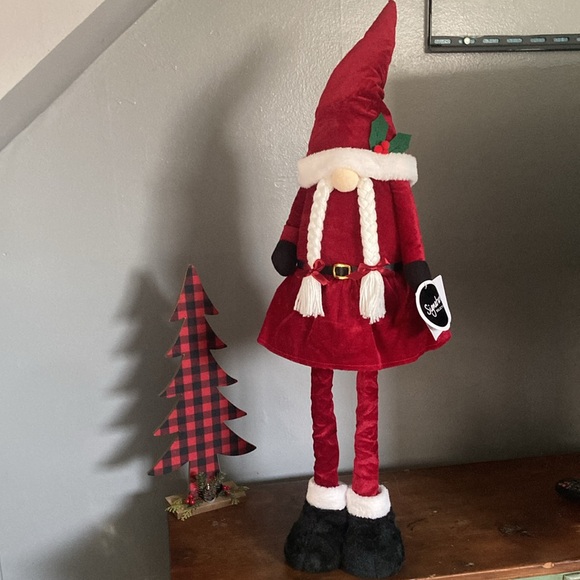 NWT- Beautiful Mrs Claus Greeter Gnome Decoration w/ Extendable Legs 27”-37” H - Picture 17 of 17